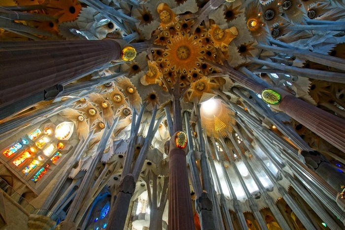 7 архитектурных шедевров Антонио Гауди, которые украшают Барселону Антонио Гауди, архитектура, Барселона, всемирное наследие, здания, интерьер, Каталония, модерн