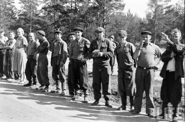 1959 год. Ричард Никсон проехал с визитом по деревням нашей Сибири Дальние дали