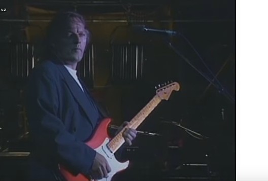 Pink Floyd - Shine On You Crazy Diamond 1990 Live Video