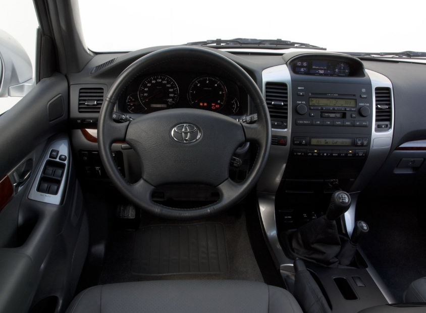 Toyota Land Cruiser Prado 120. Источник иллюстрации -Яндекс.Картинки