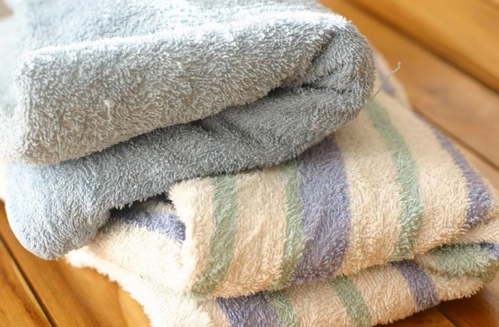 Старые полотенца заживут по-новому, или Как вернуть изделиям белоснежный оттенок и мягкость полезные советы,стирка