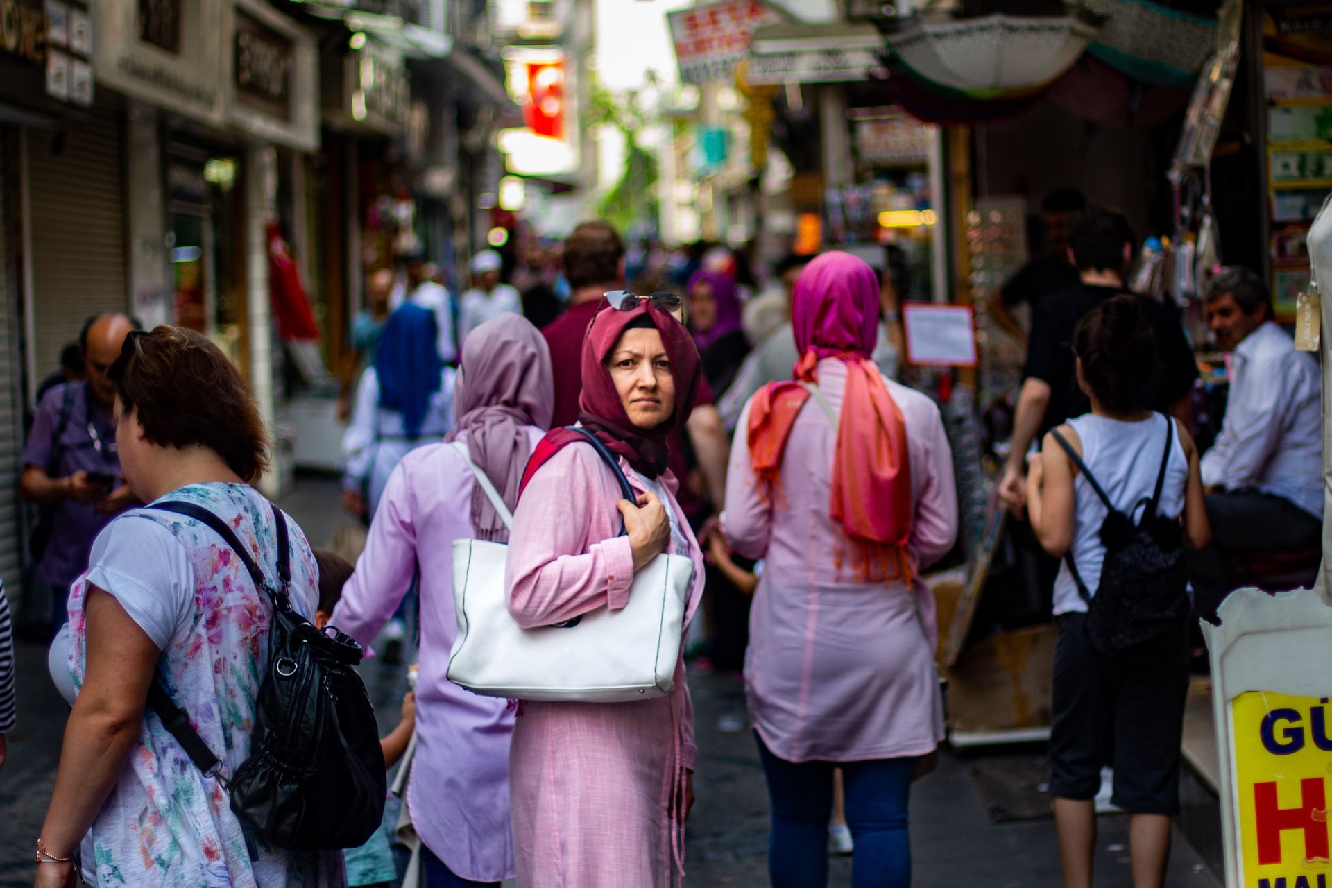 Российская туристка объяснила, почему турки любят полных женщин Общество