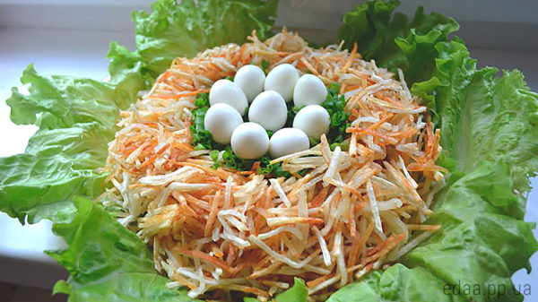 Салат пасхальное гнездо - фото иллюстративное