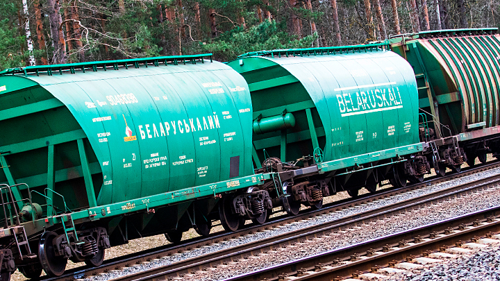 "ЗОЛОТУЮ ЖИЛУ" БЕЛОРУССИИ ПОДСТАВИЛИ ПОД УДАР. СПАСАТЬ ОПЯТЬ РОССИИ?