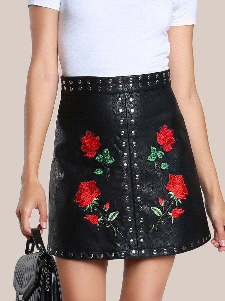 Стильные юбки с вышивкой: лучшие идеи для вдохновения 