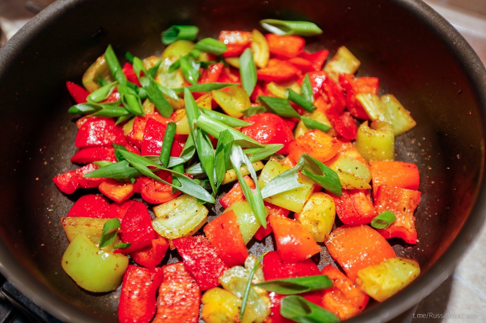 Скоблянка с говядиной и овощами овощи, чтобы, выделять, скоблянку, кусочки, больше, красный, зеленый, нарезки, сильном, грибы, поджариться, добавляем, отдельную, минуты, кусок, тушиться, говядины, перцем, способ