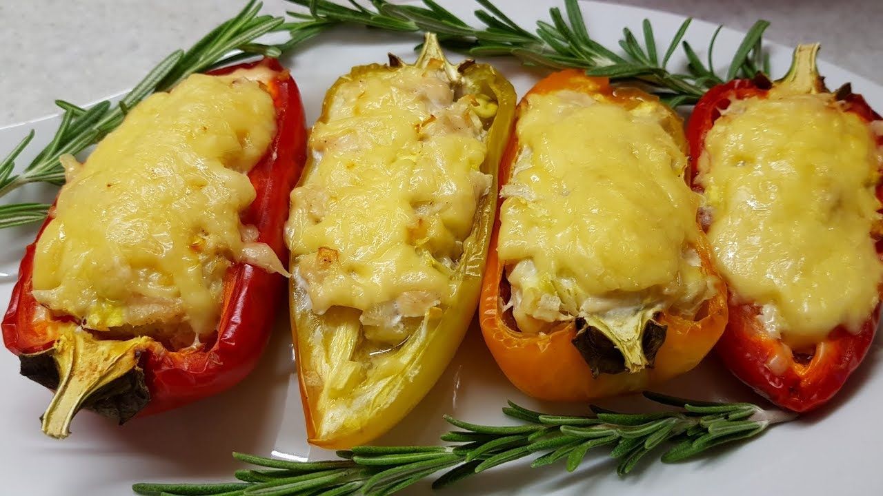Фаршированные «Лодочки» из болгарского перца: очень вкусно и просто. Все в восторге от блюда!