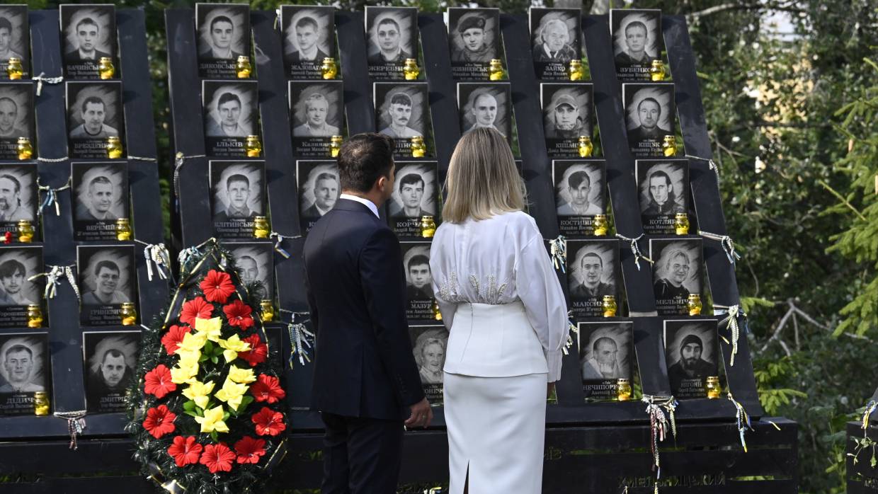 Юрист Соловьев: «Зеленский предал память предков словами о «вине» СССР за освобождение Киева» Юрист Соловьев: «Зеленский предал память предков словами о «вине» СССР за освобождение Киева» Общество