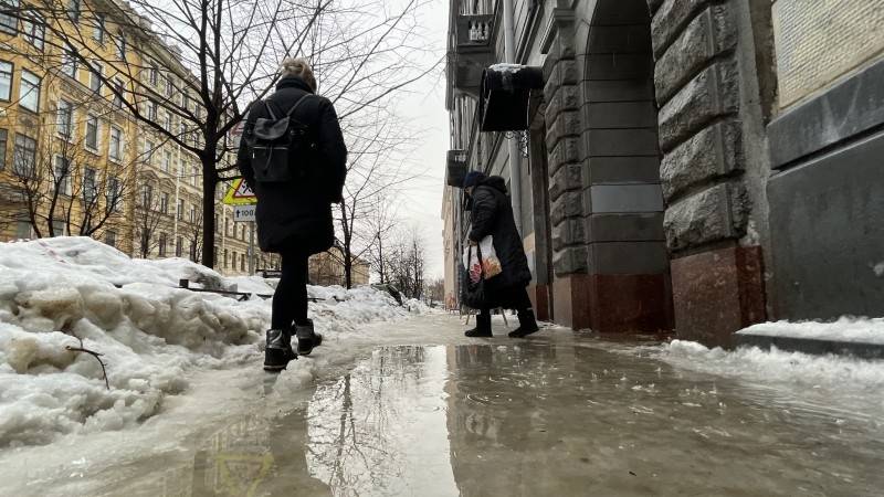 Размер штрафов за плохую уборку снега в Петербурге за неделю превысил 8 млн рублей