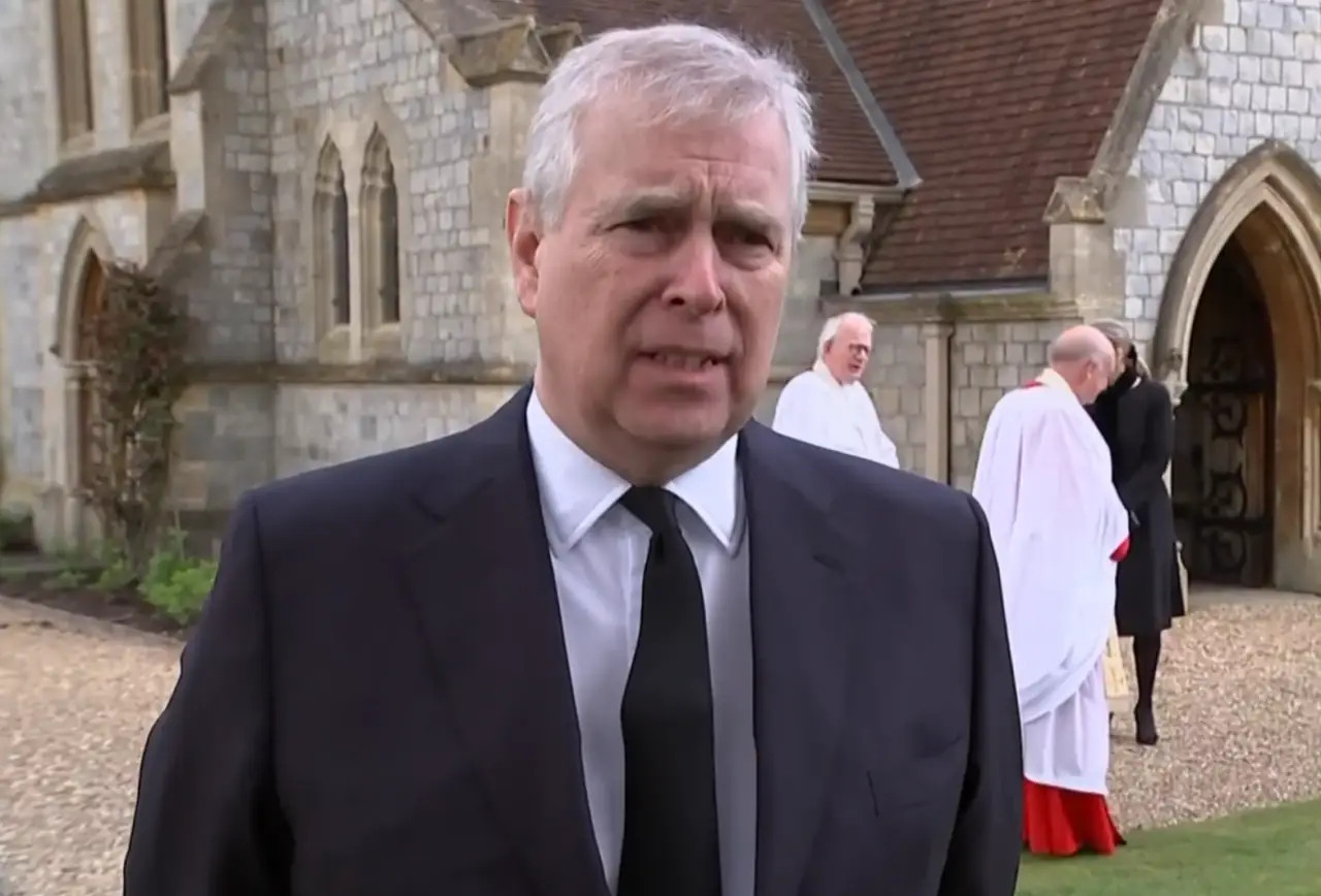 Карл III лишает принца Эндрю всех титулов и выселяет из Royal Lodge