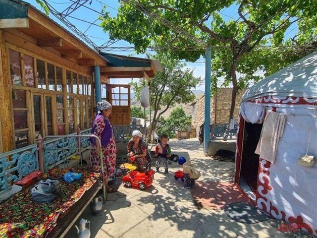 «Русские, помогите!». Почему Россия должна разнимать драки стран экс-СССР? «Русские, помогите!». Почему Россия должна разнимать драки стран экс-СССР? геополитика