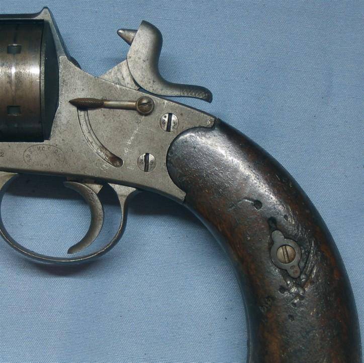 Самый «киношный» военный револьвер оружие