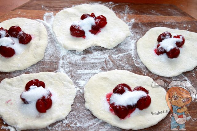 Пирожки с вишней в духовке на тесте без дрожжей. Быстрый рецепт Пирожки с вишней в духовке на тесте без дрожжей. Быстрый рецепт выпечка,кулинария,пирожки