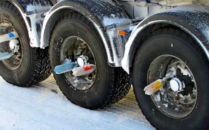 Бутылка на колесе фуры: лайфхак дальнобойщиков Бутылка на колесе фуры: лайфхак дальнобойщиков