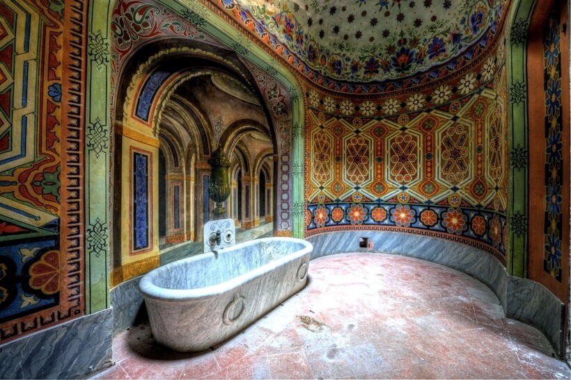 17 фото сказочного итальянского замка, где на каждый день года есть своя комната