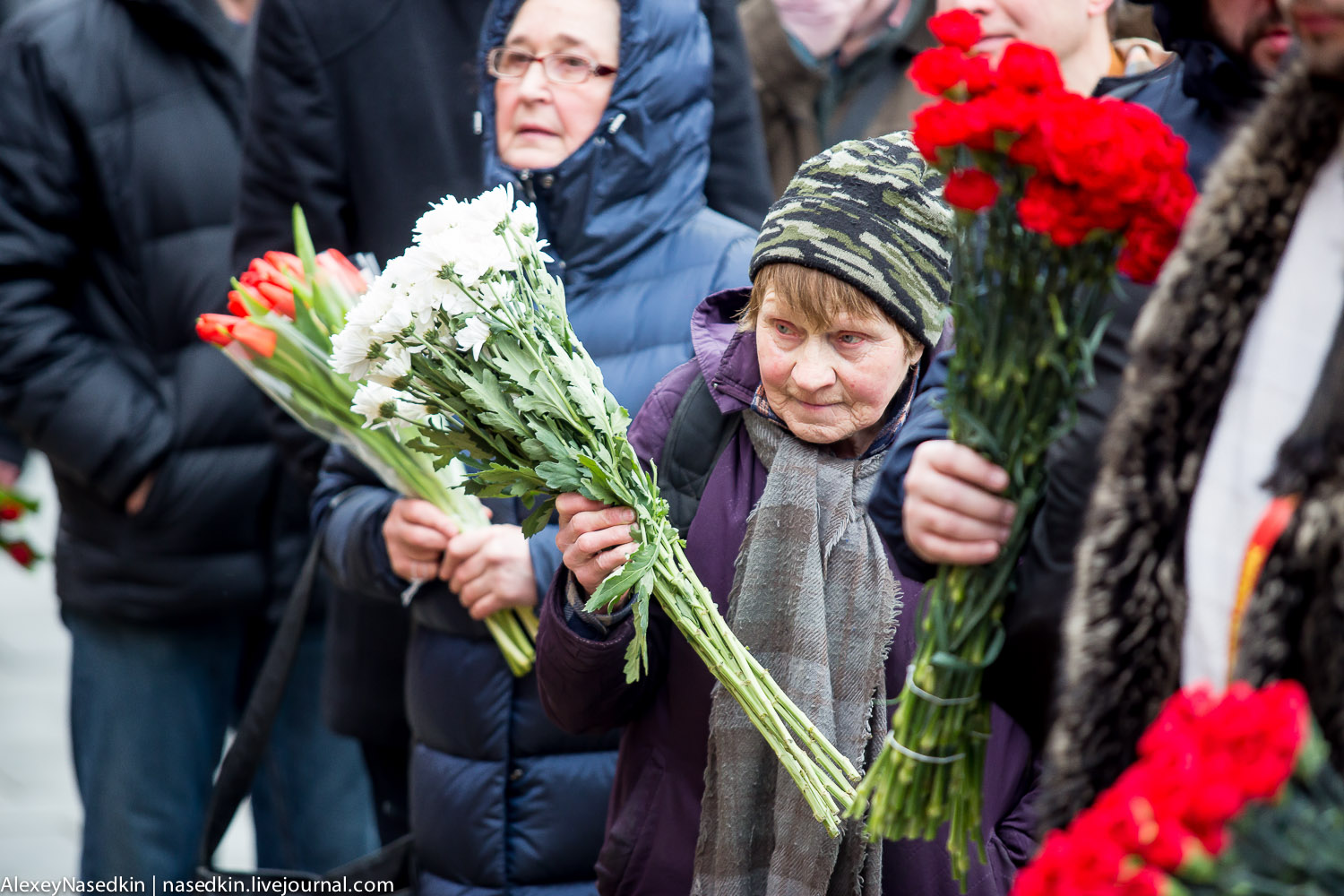 Тиранобесие. Москвичи вышли поклониться Сталину Сегодня, мысли, Алешковский, площади, журналист, сегодня, здесь, Манежной, момент, памяти, необязательно, увидишь, какие, проносятся, светлого, дедушка, отрока, помнят, гордятся, гденибудь