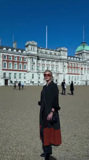 Кристина Орбакайте показала, как отдыхает в Лондоне с мужем Михаилом Земцовым Орбакайте, Кристина, артистка, мужем, дочери, живёт, только, артистку, Лондон, столице, решение, осталась, Лондоне, вместе, постоянно, время, концертов, позицию, внешней, очередь