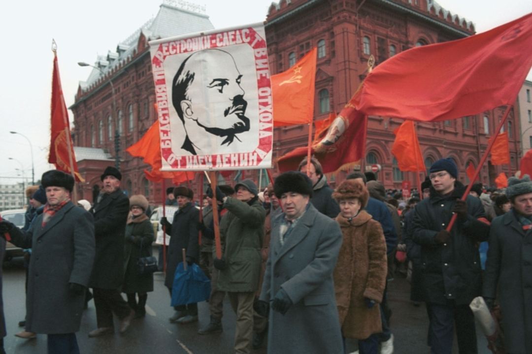 Советский союз распался. Митинг против распада СССР 1991. Распад советского Союза 1991. Митинг за развал СССР В 1991 году. 7 Ноября 1991 года демонстрация в Москве.