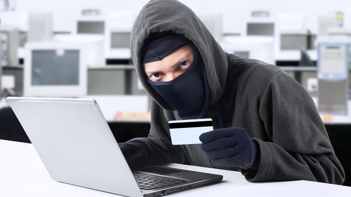 ОТВЕТИТЬ ДОЛЖЕН ЦЕНТРОБАНК. ПУТИН О МОШЕННИКАХ В ИНТЕРНЕТЕ