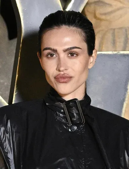 Белла Хадид, Рози Хантингтон-Уайтли, Кейт Мосс, Оливия Уайлд, Марк Эйдельштейн с девушкой и дети звёзд на показе Saint Laurent benjamin cremel,kristy sparow,laurent saintlaurent,айрис лоу,Алеся Кафельникова,алина миллер,Белла Хадид,джейн биркин,джуд лоу,зоя кравиц,Кейт Мосс,леон лурдес,Марк Эйдельштейн,матильда пино,Мишель Пфайффер,надежда ли коэн,Оливия Уайлд,Рози Хантингтон-Уайтли,татьяна чурбанова,франсуа-анри пино,Шарлотта Генсбур,эрин уоссон