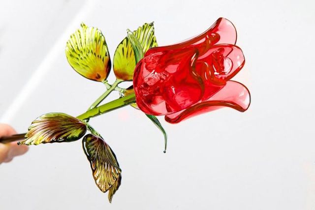 Розы из стекла - хрупкое, трудоемкое,но очень красивое творчество handmake,поделки своими руками,стекло и керамика