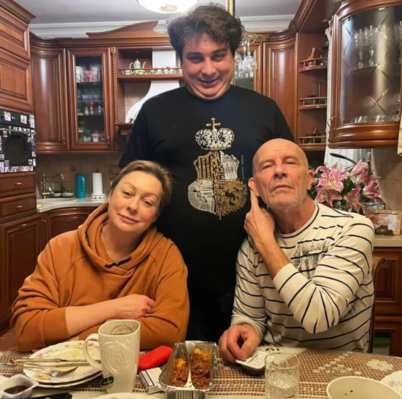 Семья Ароновой