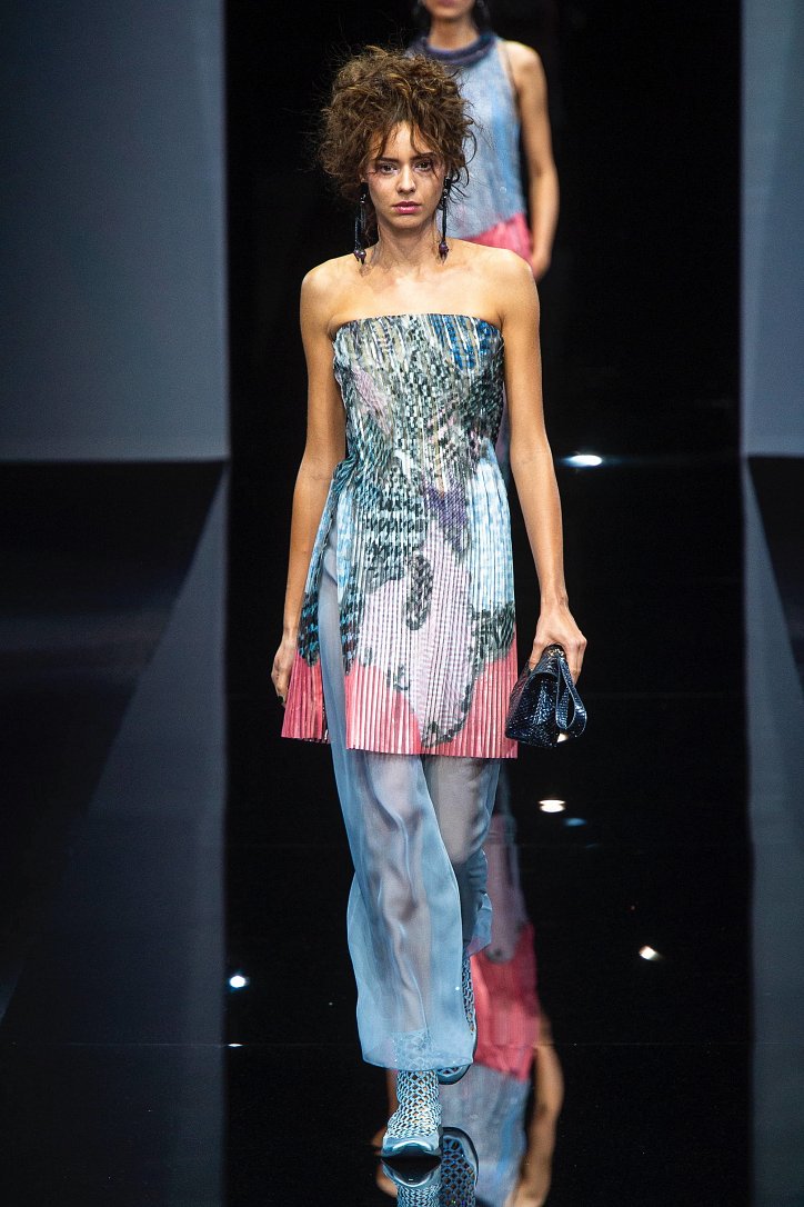 Giorgio Armani весна-лето 2019 - максимальная нежность красок и женственность линий Giorgio Armani весна-лето 2019