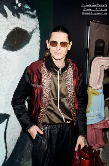 Аркадий Новиков, Маша Цигаль, Катя IOWA, Полина Киценко посетили выставку-ярмарку современного искусства 