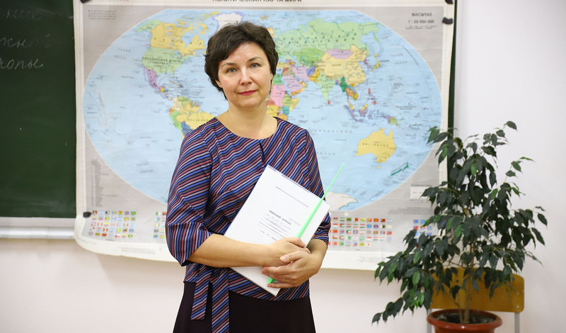Современный российский учитель: портрет в цифрах и фактах