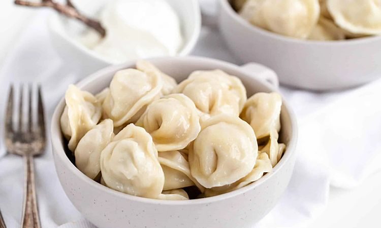 Секретные материалы  - правильное тесто для пельменей .