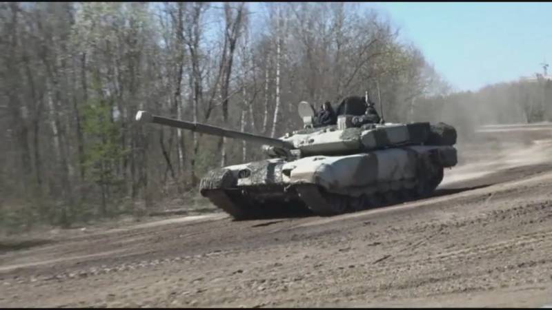 Чем хорош Т-90М? оружие