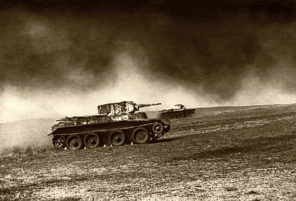 Как легкий танк БТ-7 разгромил две танковые колоны фашистов июне 1941