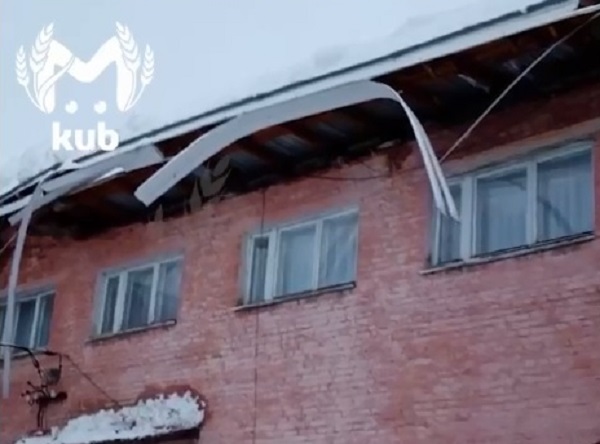 Прокуратура заинтересовалась рухнувшей крышей детсада в Северском районе