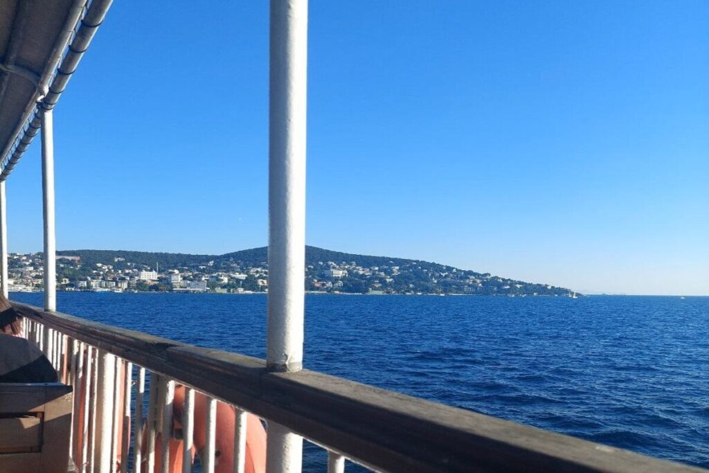 Туроператоры Турции предложили усилить контроль морского трафика