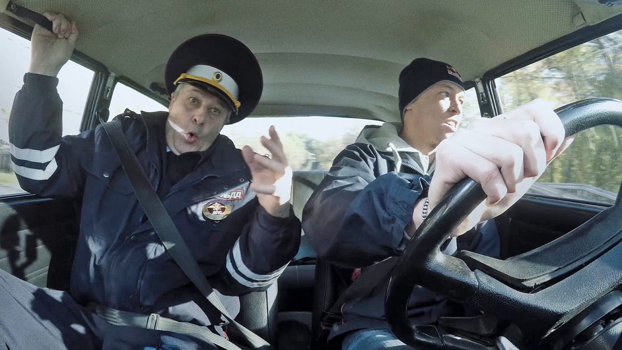 Картинки по запросу Daniil Kvyat takes his Russian Driving Test