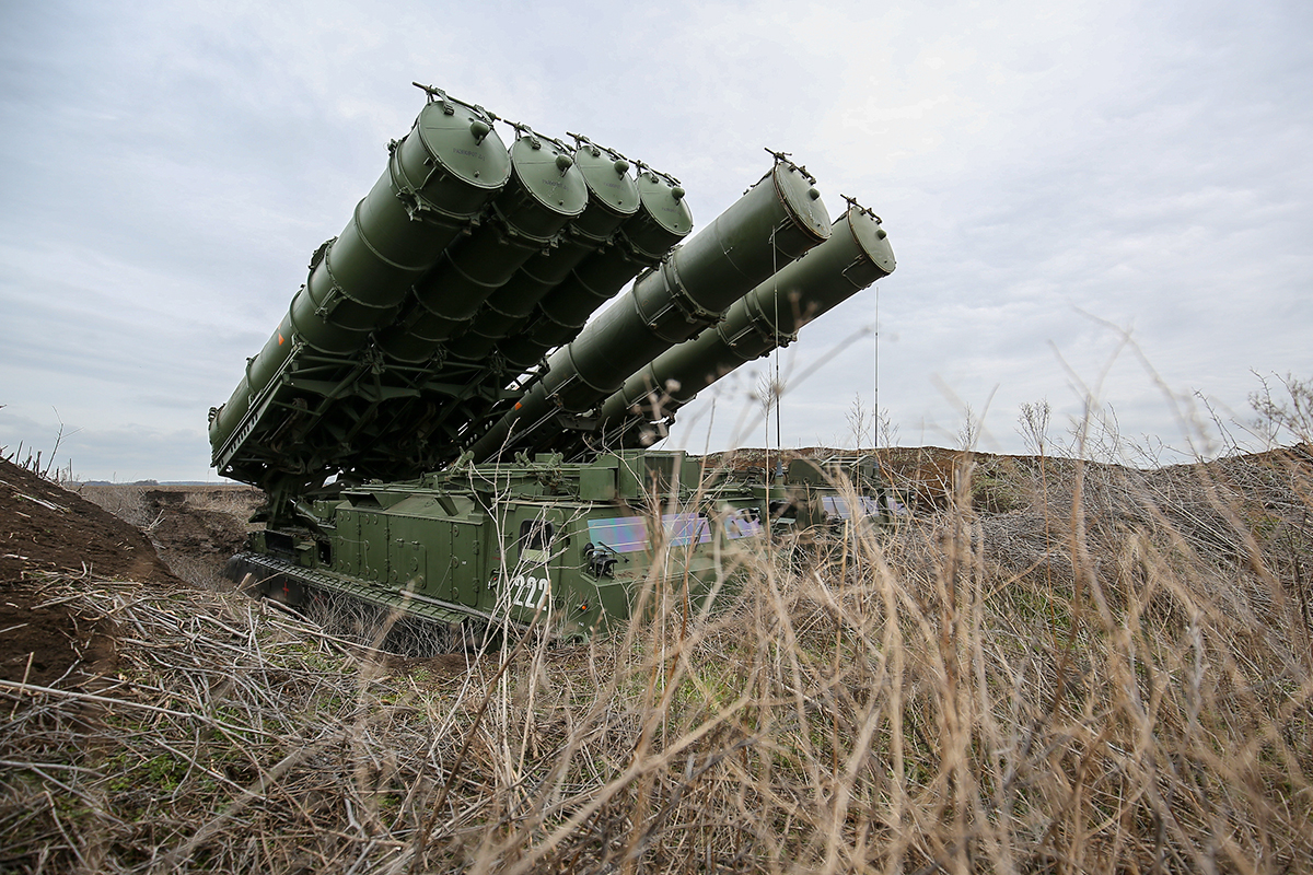 Минобороны: В небе над Ростовской областью перехвачена противокорабельная ракета 