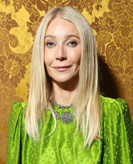 Гвинет Пэлтроу, Джорджина Родригес, Надежда Оболенцева среди гостей и сын Наоми Уоттс — на подиуме на показе Valentino Valentino, Бондаренко, осеньзима, Оксана, коллекции, 2026Valentino, Надежда, Шрайбер, показе, подиум, показ, Богданович, платье, Париже, Оболенцева, Пэлтроу, образы, модные, пришла, Аллен