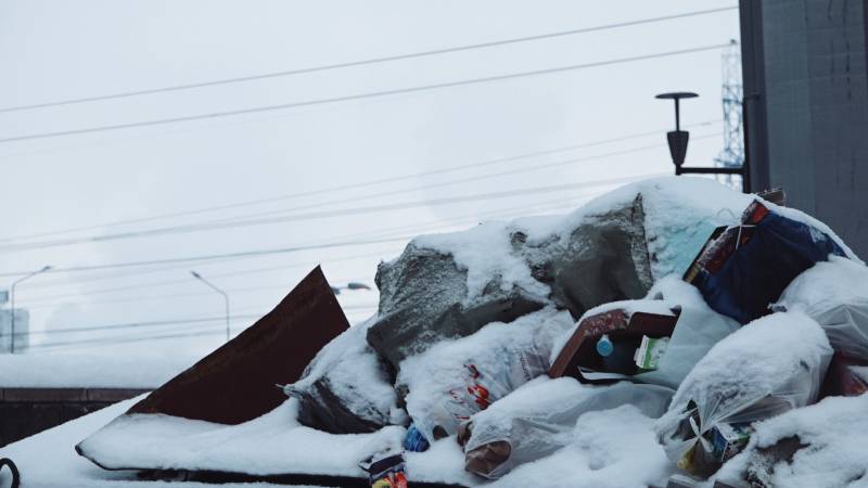 Все заросло мусором и снегом: города Нижегородской области завалены бытовыми отходами Общество