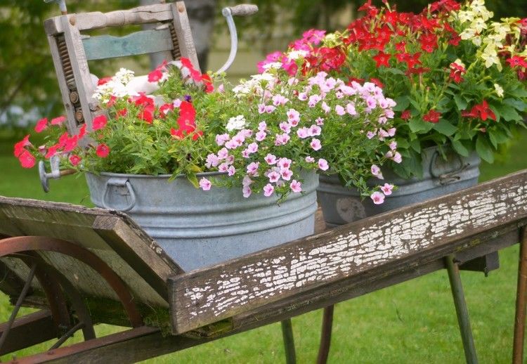 Продлеваем жизнь старой любимой посуды: идеи для посадки садовых растений посуда, можно, будет, растения, просто, сделать, рисунок, композиции, имеет, дренаж, нужен, ёмкость, посуды, возможно, поэтому, цветов, отверстия, использовать, кухонная, предметы
