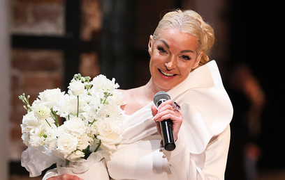 Волочкову сняли в пикантной позе с мужчиной прямо в больничной палате