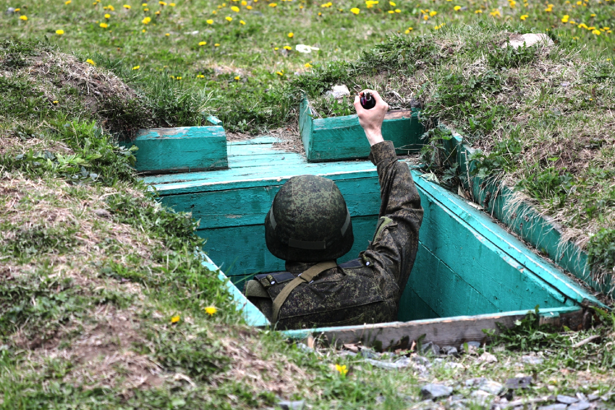 В Приамурье Амурской области военнослужащие Восточного военного округа выполнили метание боевых ручных гранат