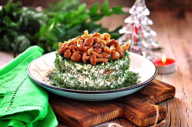 Оливье с маринованными грибами рецепт с фото