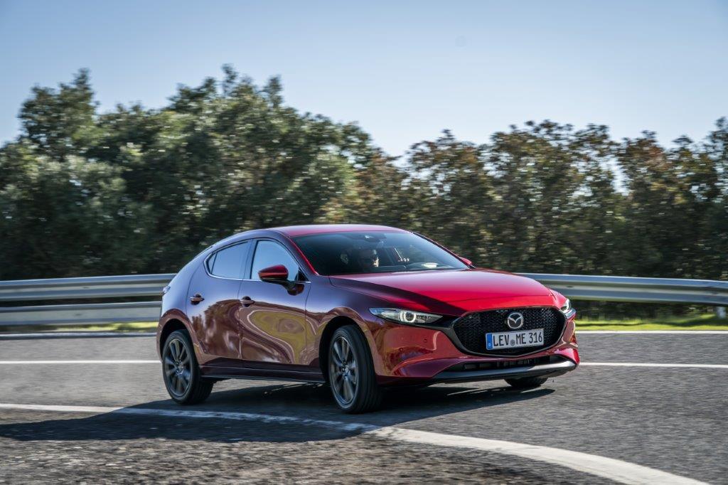 Новую Mazda 3 уже можно купить в России авто,автомобили,цены