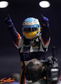 Грязные игры «рено», худшая гонка массы, пожары и безумный старт Грязные игры «рено», худшая гонка массы, пожары и безумный старт автомобили,автомобиль,машины,происшествия