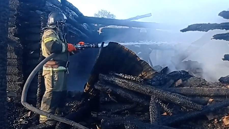 При пожаре в частном жилом доме в Пензенской области погибли три человека