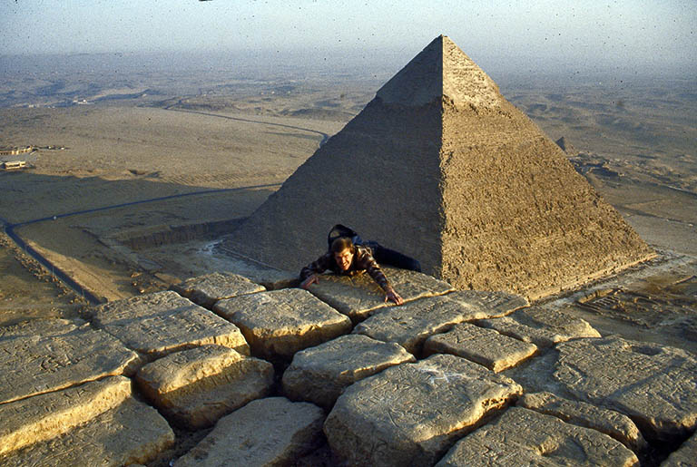 Почему нельзя забираться на Египетские пирамиды