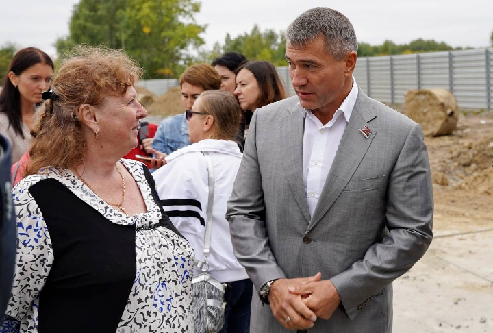 «ДАЙТЕ АВТОМАТ ДА ПАТРОНОВ ПОБОЛЬШЕ!»: ВОЕНКОМАТЫ ЗАХЛЕБНУЛИСЬ ОТ ВОЛНЫ ДОБРОВОЛЬЦЕВ «ДАЙТЕ АВТОМАТ ДА ПАТРОНОВ ПОБОЛЬШЕ!»: ВОЕНКОМАТЫ ЗАХЛЕБНУЛИСЬ ОТ ВОЛНЫ ДОБРОВОЛЬЦЕВ россия
