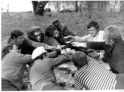 Как проходили советские «посиделки» Как проходили советские «посиделки»