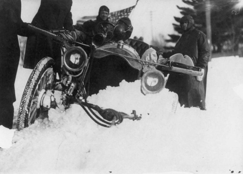 «Большая гонка» Нью-Йорк — Париж 1908 года, когда лишь три автомобиля дошли до финиша