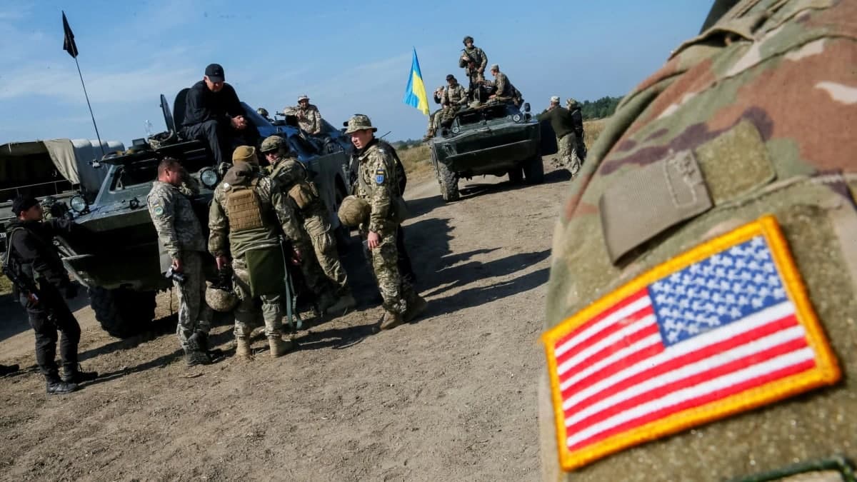Украинская армия может стать эффективнее, потому что там началась ревизия коррупционеров. Об этом в...